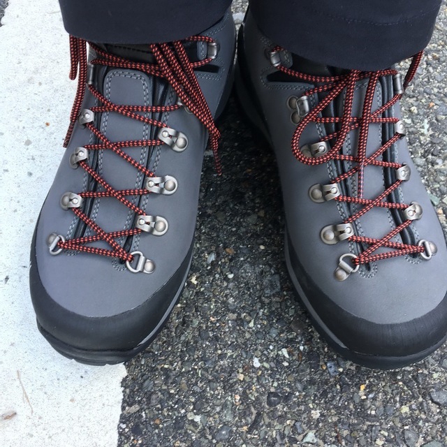 雨の日も安心の登山靴 mont-bellアルパインクルーザー | ツキイチ 